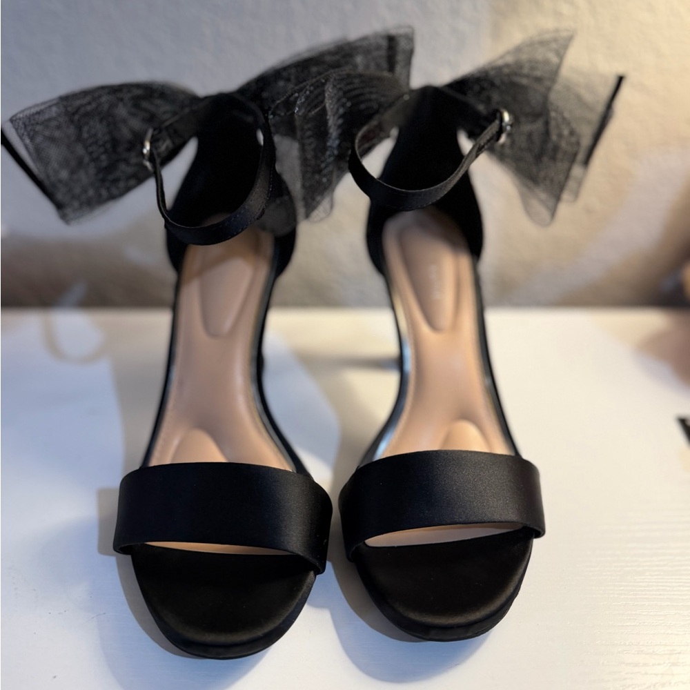 Elegant Black Women's Heels with Bow Detail